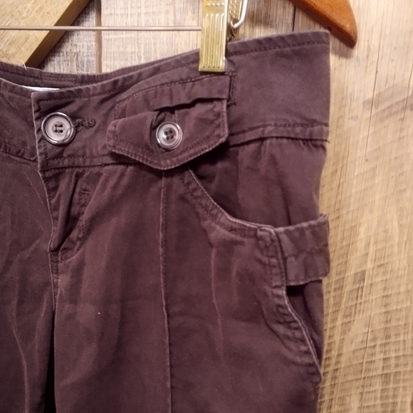 Jolt Capri Utilitarian Chinos - Picture 2 of 6